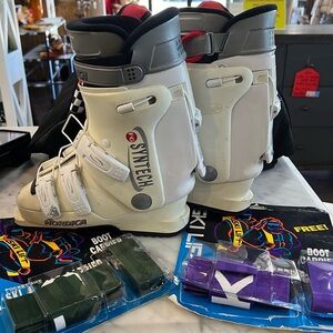 Syntech F6 Nordica Women’s Ski boot size 23.5 off white color 2 boot carrier bag
